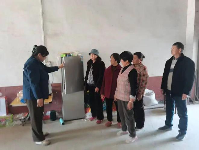 “耆乐无忧”独居老人安全教育小组第三、四节人生就是博-尊龙凯时淮滨县三空桥乡社工站(图2)