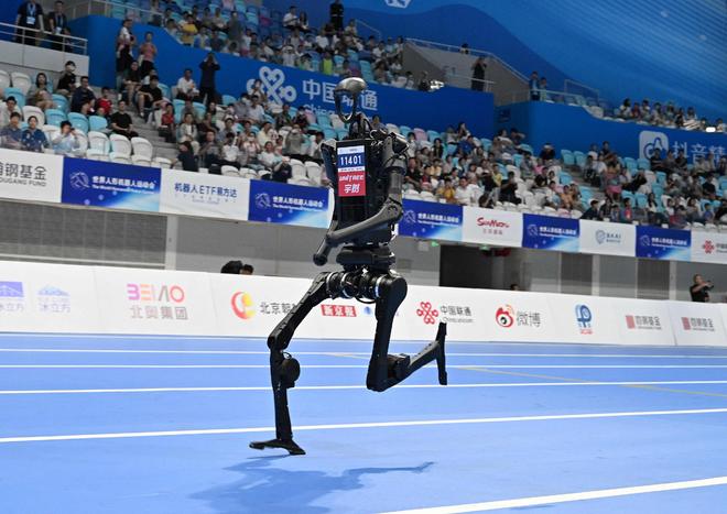 王兴兴：用遥控追求极致速度；蔡浩宇AI游戏上架2719元｜极客早知道凯时尊龙最新网站Sam Altman：AI存在泡沫；宇树机器人夺金(图4)